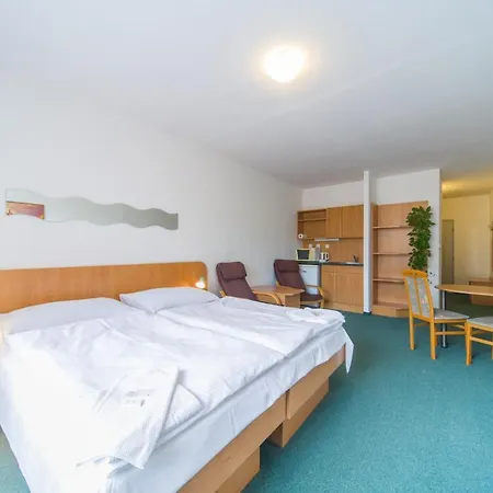 Arnost Garni Hotel 3*