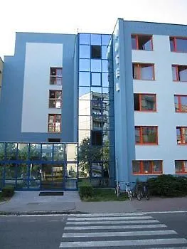 阿诺斯特加尔尼酒店 酒店 帕尔杜比采